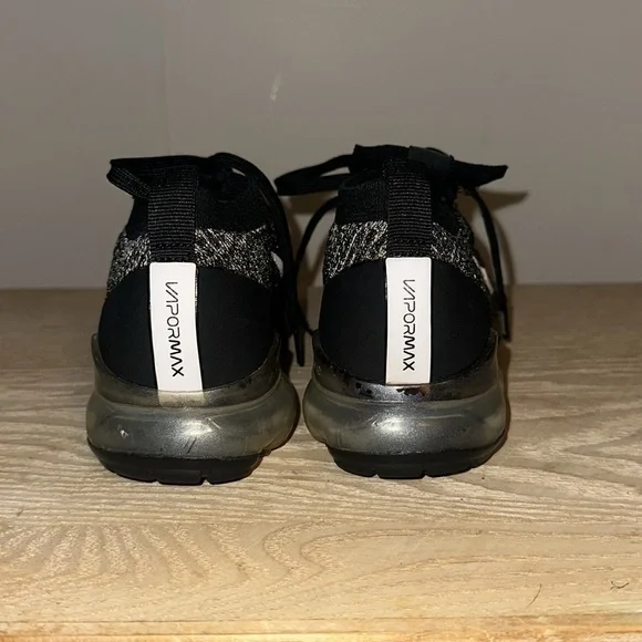 Nike Vapormax Running Shoes - Picture 4 of 6